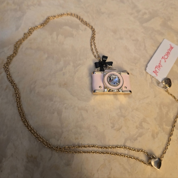 Betsey Johnson Pink Camera Pendant Necklace with Black Bow NWT! Rare! - Picture 15 of 16